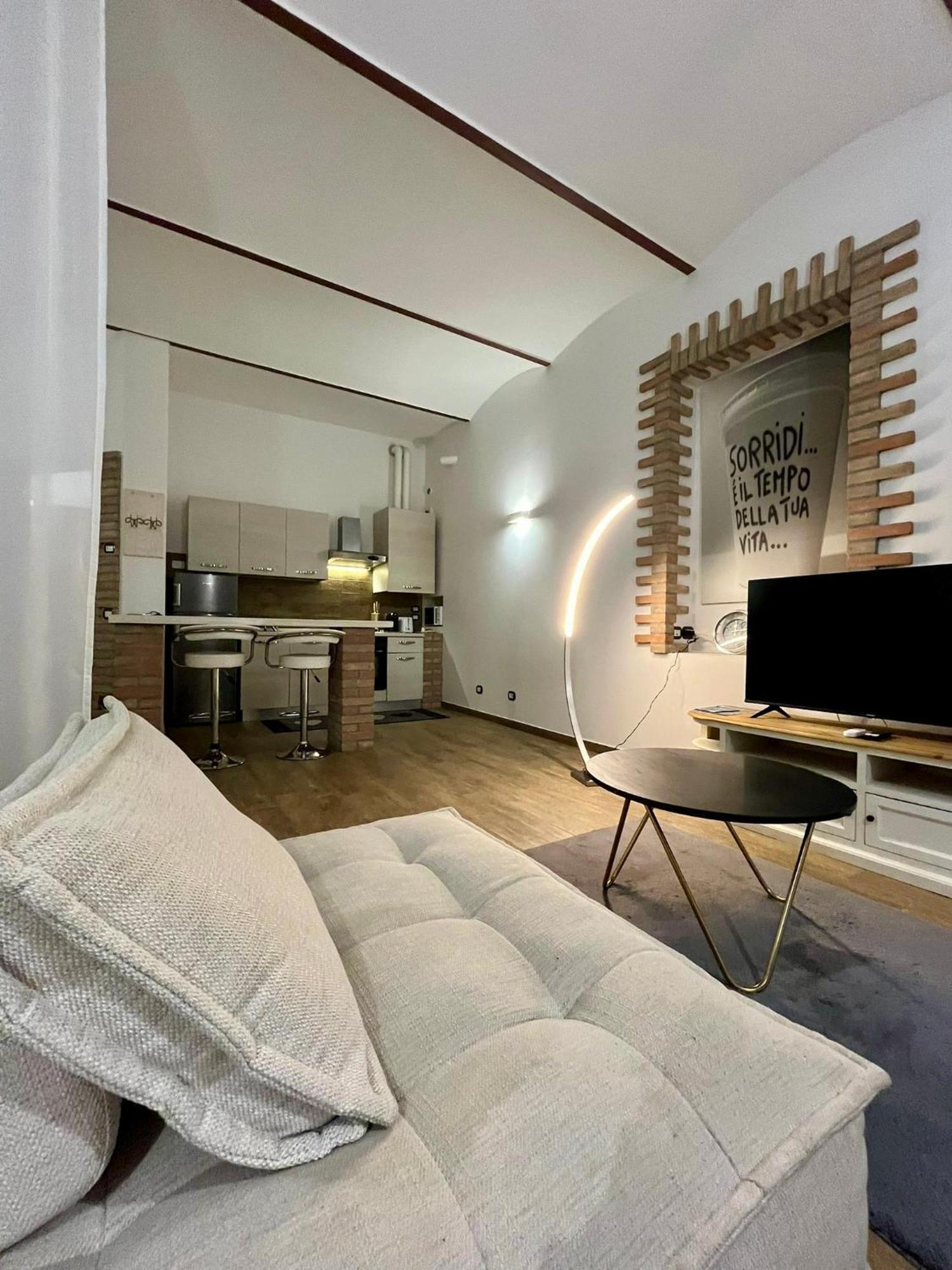 Residenza Corrado By Almanova Residenze Apartment Mantova Bagian luar foto